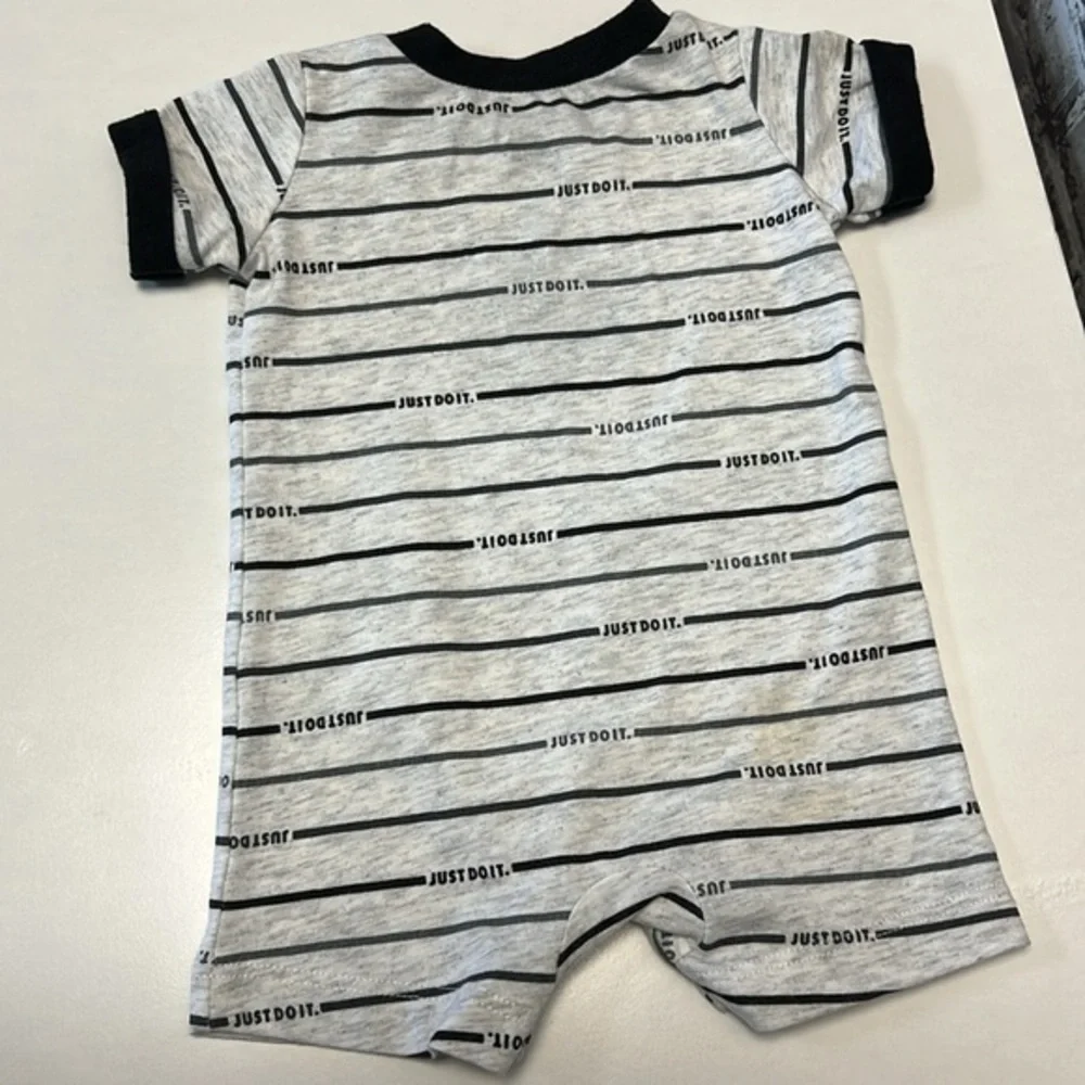 Nike romper‎